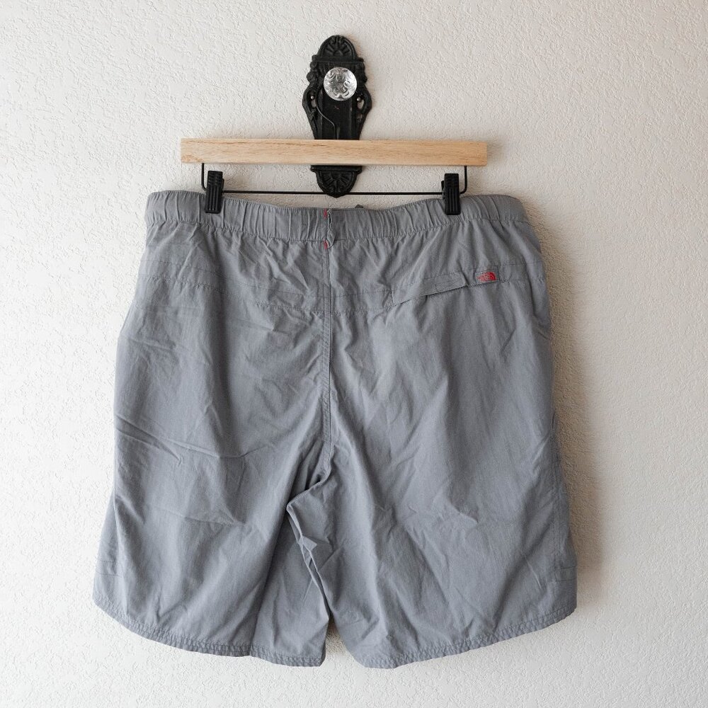The North Face Men’s Sz Medium Gray Hiking Shorts Quick-Dry Outdoor Utility Belt - Picture 6 of 8